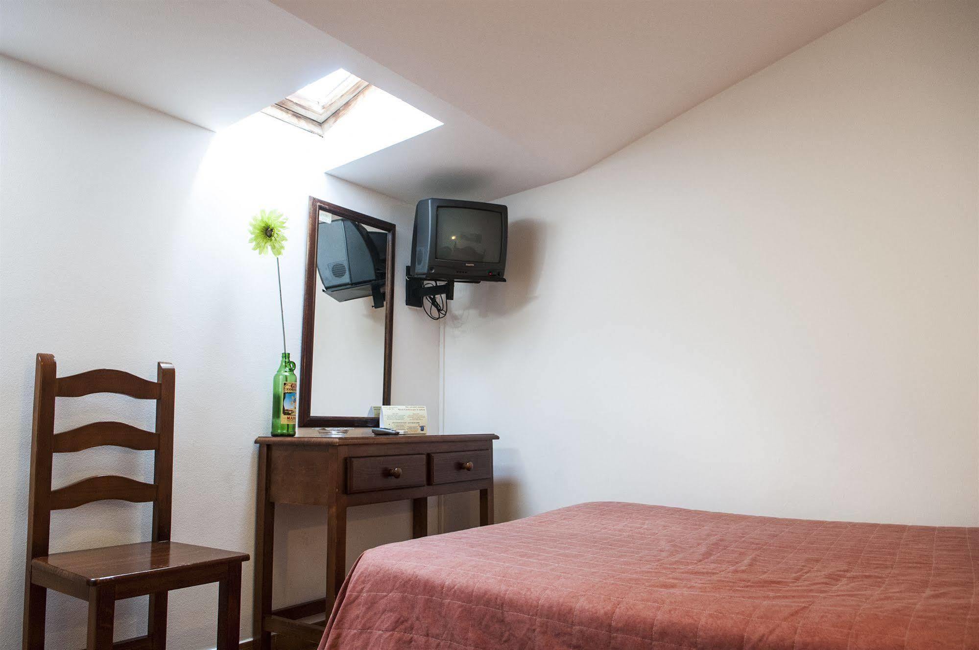 Hostal La Isla ماهون المظهر الخارجي الصورة