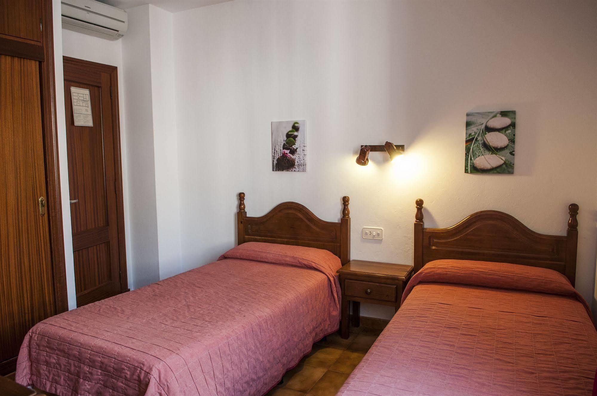 Hostal La Isla ماهون المظهر الخارجي الصورة
